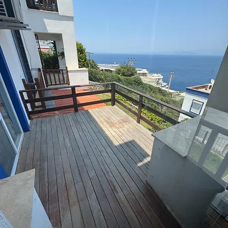Villa Private Terrace And Garden At Gundogan