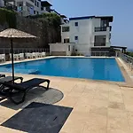 Private Terrace And Garden At Gundogan ヴィラ