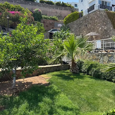 Private Terrace And Garden At Gundogan Вилла