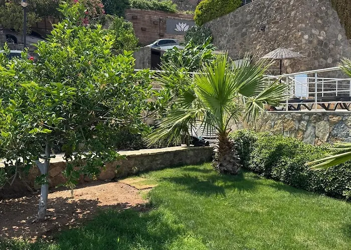 Private Terrace And Garden At Gundogan فيلة