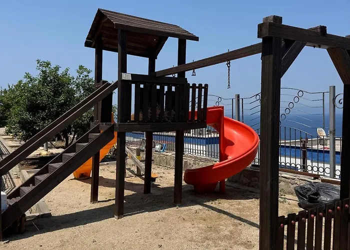 Private Terrace And Garden At Gundogan Бодрум