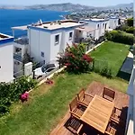 Private Terrace And Garden At Gundogan *